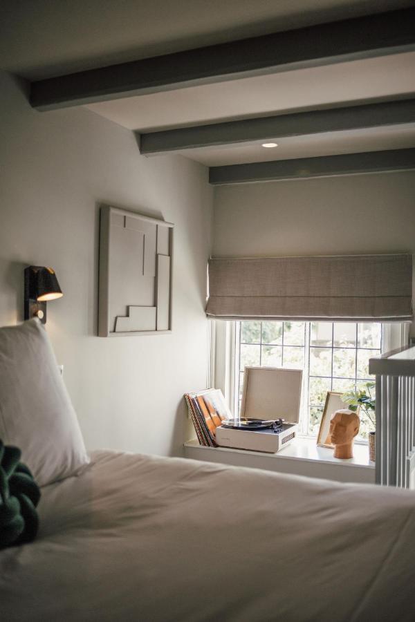 Finch Boutique Hotel, Downtown 迪温特 外观 照片