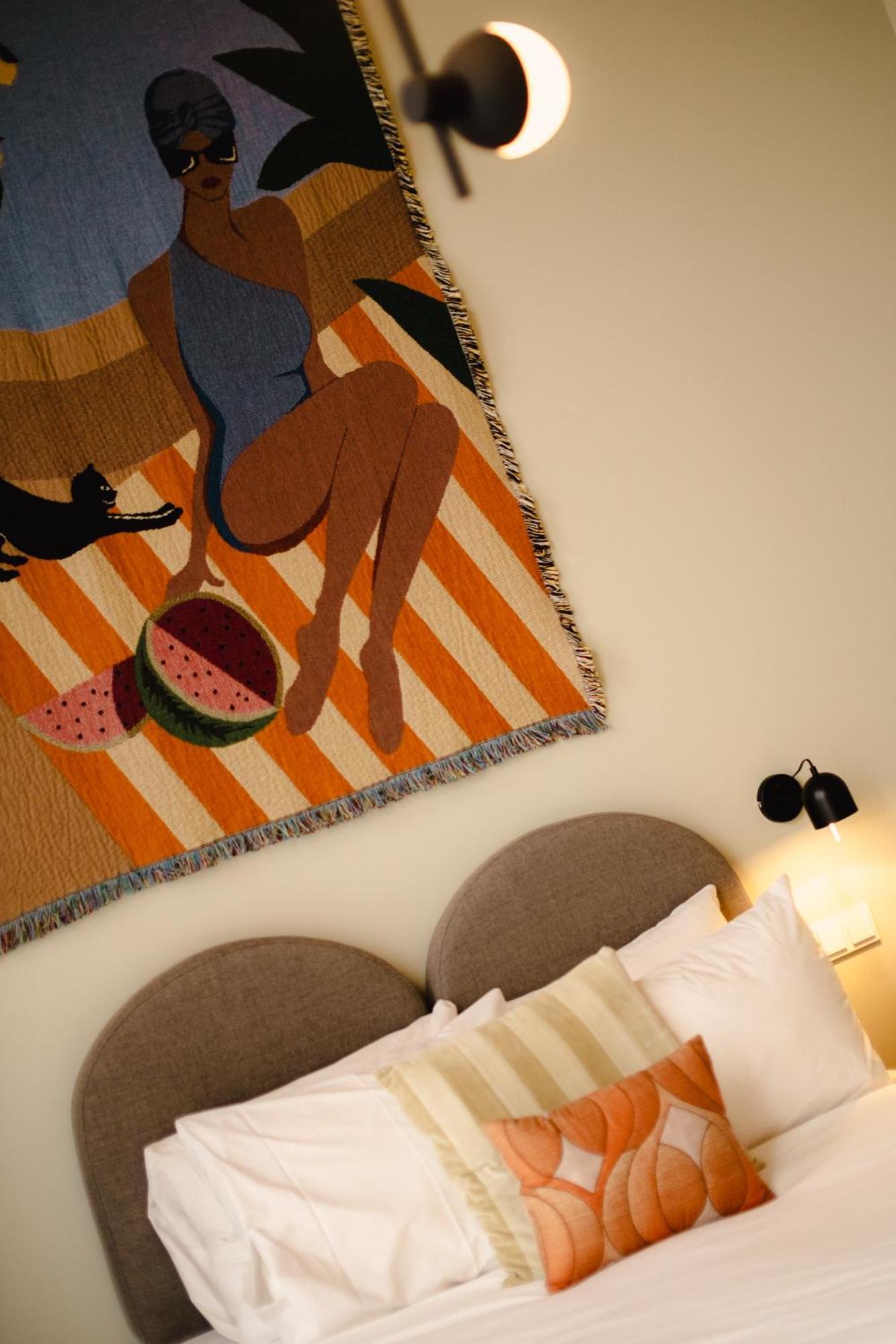 Finch Boutique Hotel, Downtown 迪温特 外观 照片